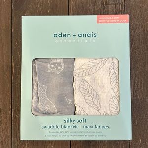 Swaddle blankets - still in box